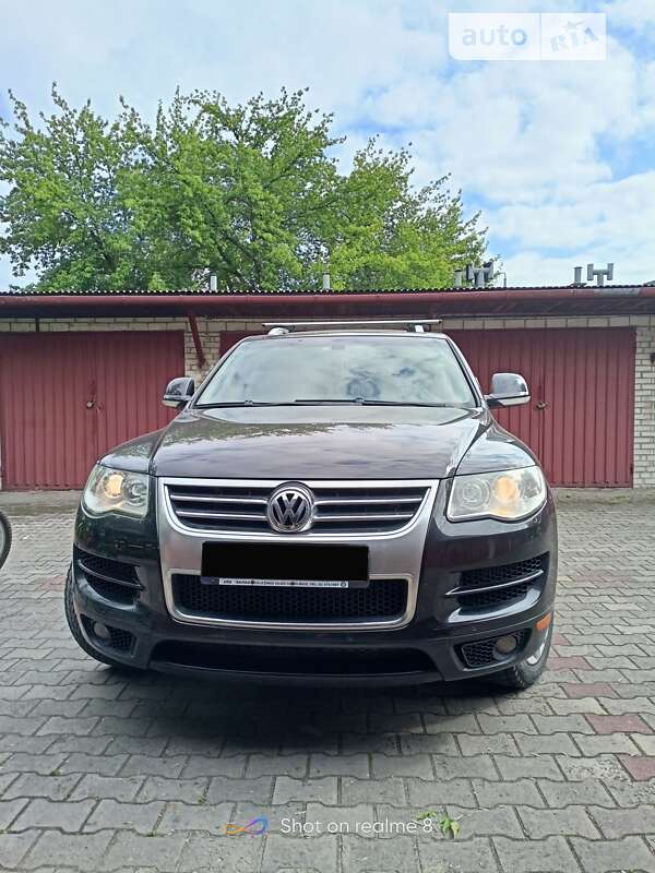 Внедорожник / Кроссовер Volkswagen Touareg 2010 в Новояворовске