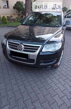 Внедорожник / Кроссовер Volkswagen Touareg 2010 в Новояворовске