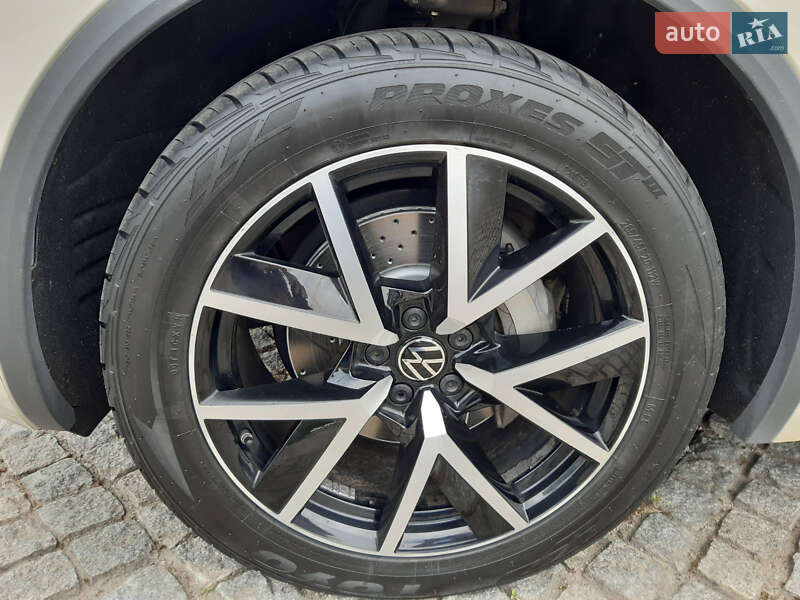 Внедорожник / Кроссовер Volkswagen Touareg 2022 в Днепре