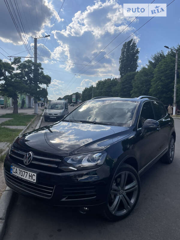 Внедорожник / Кроссовер Volkswagen Touareg 2013 в Кропивницком