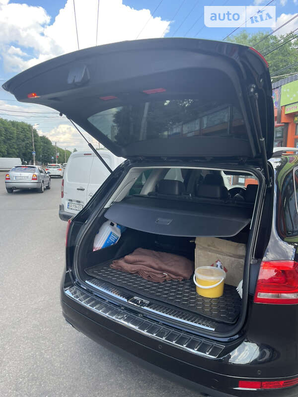 Внедорожник / Кроссовер Volkswagen Touareg 2013 в Кропивницком