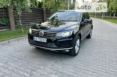 Внедорожник / Кроссовер Volkswagen Touareg 2017 в Киеве