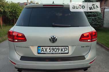 Внедорожник / Кроссовер Volkswagen Touareg 2010 в Киеве