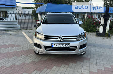 Позашляховик / Кросовер Volkswagen Touareg 2014 в Запоріжжі