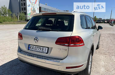 Позашляховик / Кросовер Volkswagen Touareg 2011 в Києві