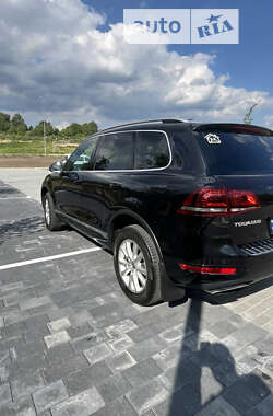 Позашляховик / Кросовер Volkswagen Touareg 2011 в Львові