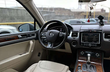 Позашляховик / Кросовер Volkswagen Touareg 2011 в Хмельницькому