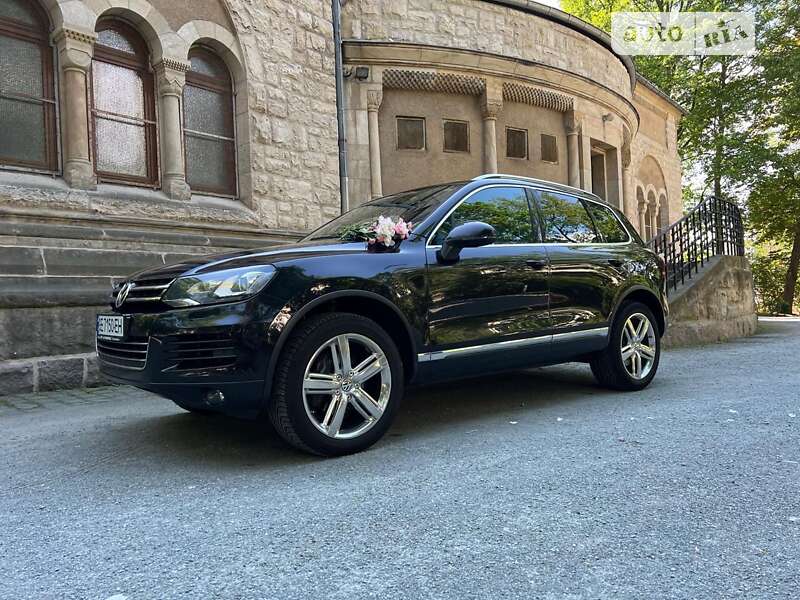 Внедорожник / Кроссовер Volkswagen Touareg 2011 в Черновцах