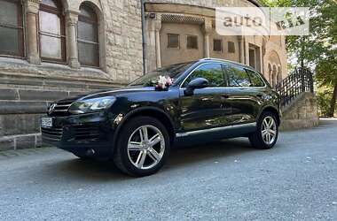 Внедорожник / Кроссовер Volkswagen Touareg 2011 в Черновцах