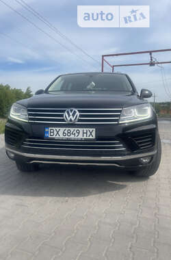 Позашляховик / Кросовер Volkswagen Touareg 2014 в Городку