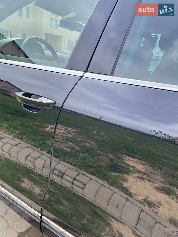 Внедорожник / Кроссовер Volkswagen Touareg 2010 в Мукачево