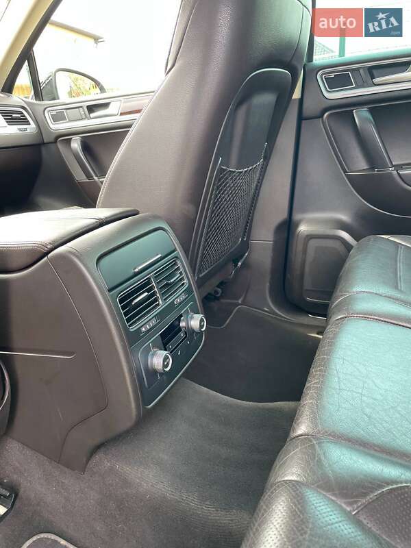 Внедорожник / Кроссовер Volkswagen Touareg 2010 в Мукачево