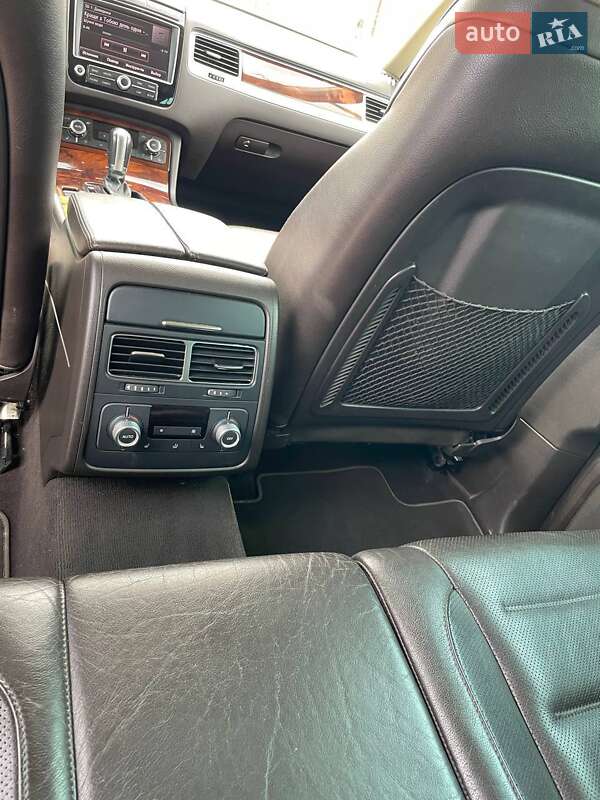 Внедорожник / Кроссовер Volkswagen Touareg 2010 в Мукачево