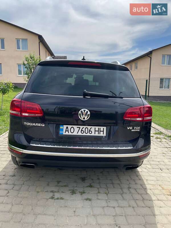 Внедорожник / Кроссовер Volkswagen Touareg 2010 в Мукачево
