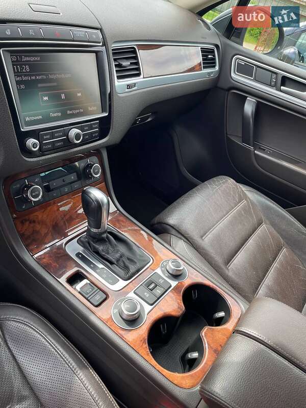 Внедорожник / Кроссовер Volkswagen Touareg 2010 в Мукачево