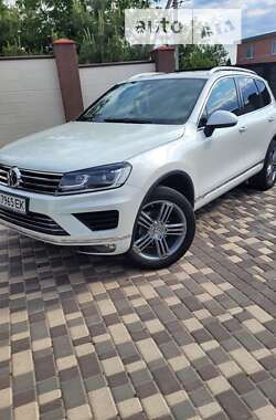 Внедорожник / Кроссовер Volkswagen Touareg 2015 в Кропивницком