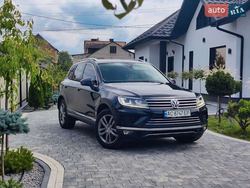 Позашляховик / Кросовер Volkswagen Touareg 2016 в Луцьку