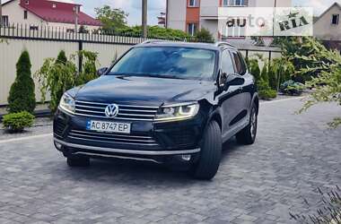 Внедорожник / Кроссовер Volkswagen Touareg 2016 в Луцке