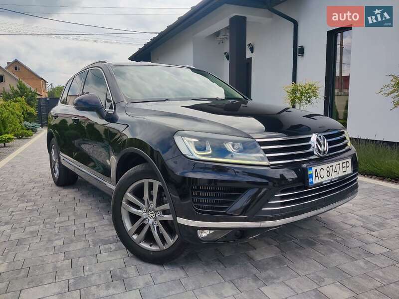 Позашляховик / Кросовер Volkswagen Touareg 2016 в Луцьку