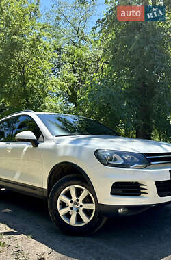 Внедорожник / Кроссовер Volkswagen Touareg 2011 в 