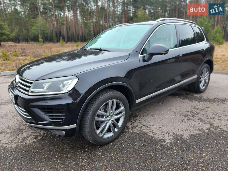 Внедорожник / Кроссовер Volkswagen Touareg 2015 в Тернополе