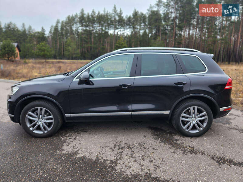 Внедорожник / Кроссовер Volkswagen Touareg 2015 в Тернополе