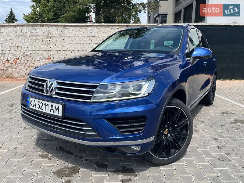 Внедорожник / Кроссовер Volkswagen Touareg 2016 в Киеве