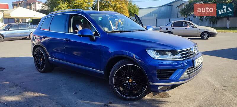 Внедорожник / Кроссовер Volkswagen Touareg 2016 в Киеве