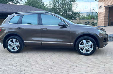 Позашляховик / Кросовер Volkswagen Touareg 2012 в Сумах