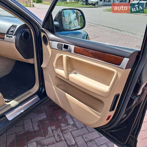 Позашляховик / Кросовер Volkswagen Touareg 2009 в Луцьку