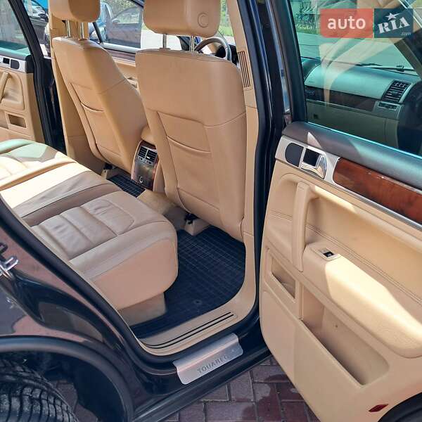 Позашляховик / Кросовер Volkswagen Touareg 2009 в Луцьку