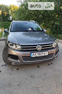 Внедорожник / Кроссовер Volkswagen Touareg 2013 в Шепетовке