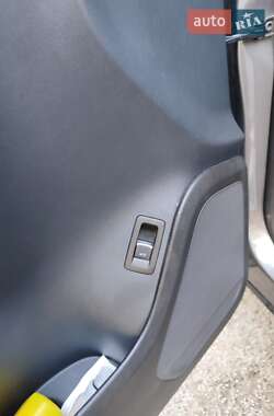 Позашляховик / Кросовер Volkswagen Touareg 2013 в 