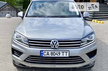 Позашляховик / Кросовер Volkswagen Touareg 2016 в Умані