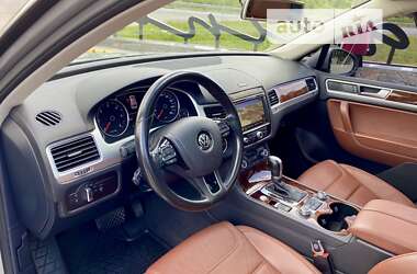 Позашляховик / Кросовер Volkswagen Touareg 2016 в Умані