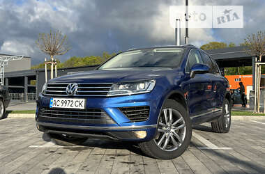 Позашляховик / Кросовер Volkswagen Touareg 2015 в Луцьку