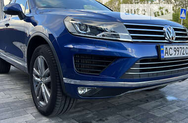 Позашляховик / Кросовер Volkswagen Touareg 2015 в Луцьку