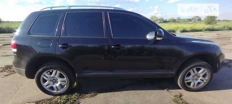 Позашляховик / Кросовер Volkswagen Touareg 2003 в Харкові