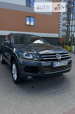 Позашляховик / Кросовер Volkswagen Touareg 2012 в Івано-Франківську