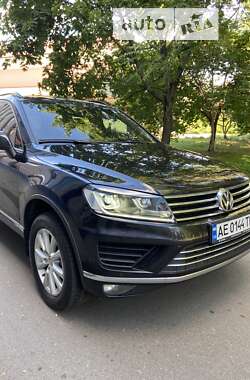 Внедорожник / Кроссовер Volkswagen Touareg 2015 в Кривом Роге