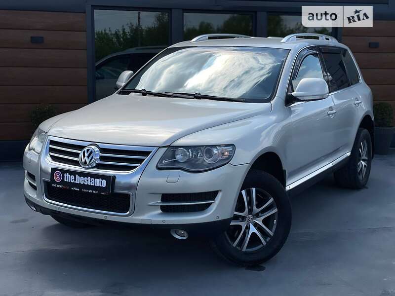 Позашляховик / Кросовер Volkswagen Touareg 2009 в Рівному