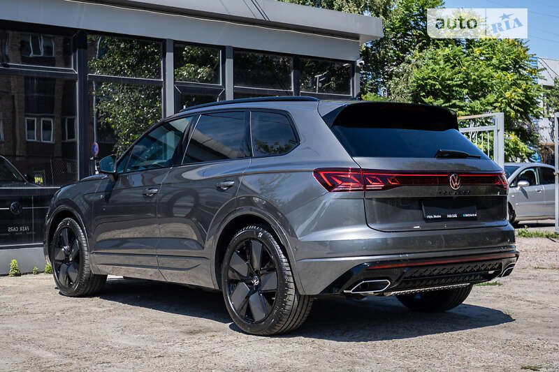 Позашляховик / Кросовер Volkswagen Touareg 2024 в Києві