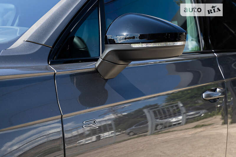 Позашляховик / Кросовер Volkswagen Touareg 2024 в Києві