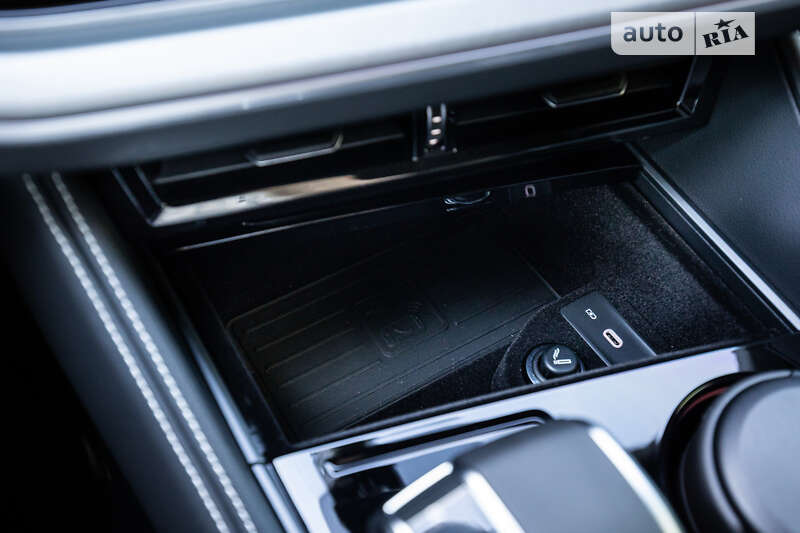 Позашляховик / Кросовер Volkswagen Touareg 2024 в Києві