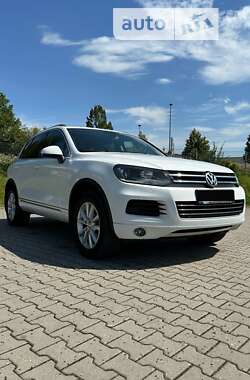 Внедорожник / Кроссовер Volkswagen Touareg 2012 в Киеве