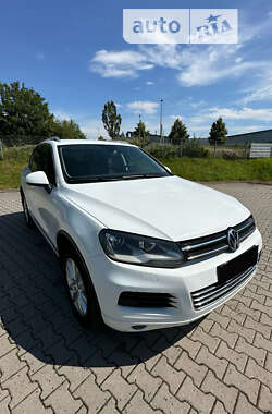 Внедорожник / Кроссовер Volkswagen Touareg 2012 в Киеве