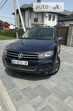 Позашляховик / Кросовер Volkswagen Touareg 2010 в Рівному