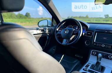 Позашляховик / Кросовер Volkswagen Touareg 2014 в Прилуках