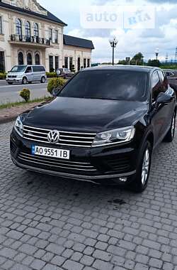 Внедорожник / Кроссовер Volkswagen Touareg 2014 в Мукачево