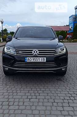 Позашляховик / Кросовер Volkswagen Touareg 2014 в Мукачевому
